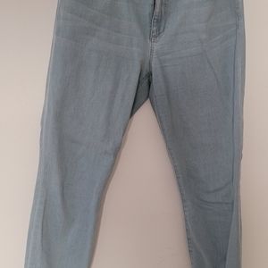 JOE'S SKINNY CROP JEANS